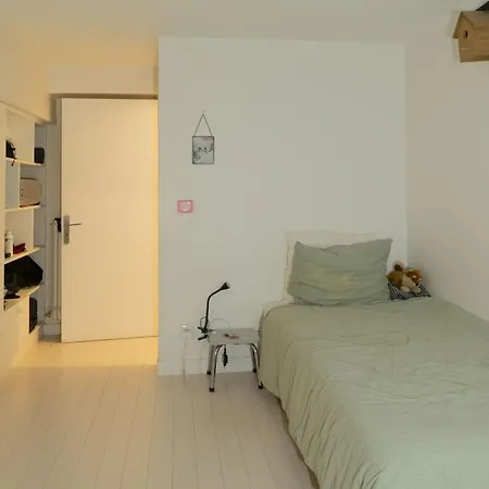 House In * Παρίσι