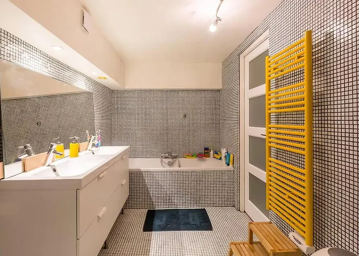 بيت للعطل House In باريس